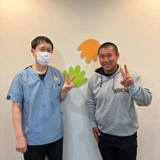 先月、開催された第98回選抜高等学校野球大会に高知県代表として出場した高知農業高校の選手が大会前からトリアスに通ってくれていました。
最終学年になるそうなので、良い結果が出せるよう、しっかりサポートさせていただきます！

トリアスには小学生から大学生の部活生や市民ランナーの方など多くのアスリートが来院されています。
鍼灸接骨院とパーソナルトレーニングジムのTRIFITが併設されているので、大会前後のパフォーマンスアップやケアができます！

気になる症状がありましたら、一度お問い合わせください！